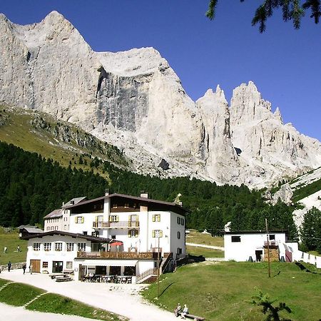 Отель Rifugio Gardeccia Hutte Поцца-ди-Фасса Экстерьер фото