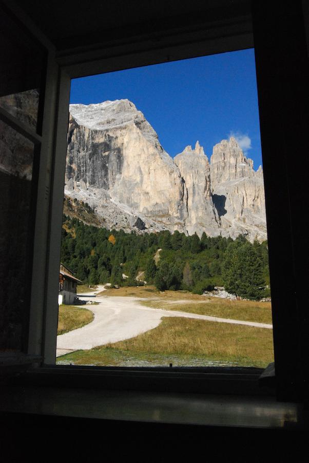 Отель Rifugio Gardeccia Hutte Поцца-ди-Фасса Номер фото